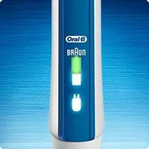 Oral-B PRO 2 zapewnia ponad 2 tygodnie szczotkowania Oral-B PRO 2 zapewnia ponad 2 tygodnie szczotkowania