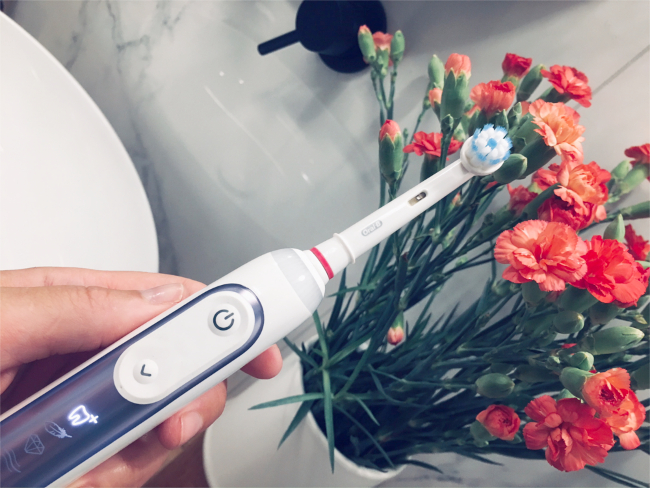 Szczoteczka elektryczna Oral-B GENIUS 10000N